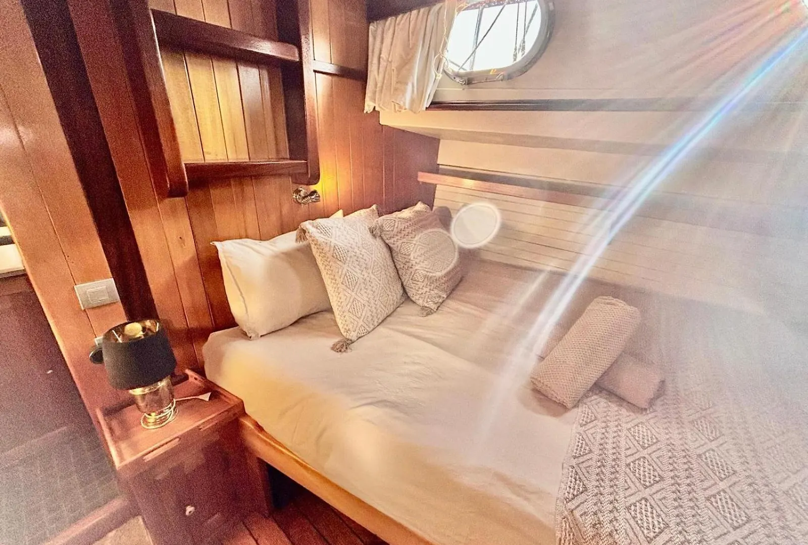 Botel Wooden Boat- La Goletta Hotel Barcelona Spain