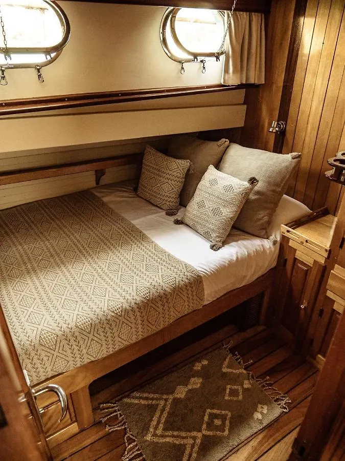 Hotel Wooden Boat- La Goletta Barcelona 0*,